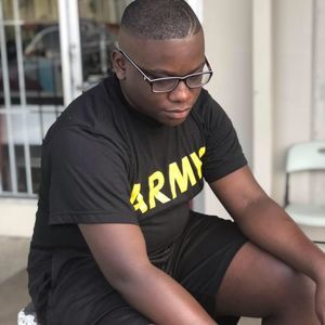 Meet your Posher, Él